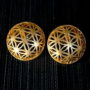VTG Pair filigree Gold Metal Disk Earrings